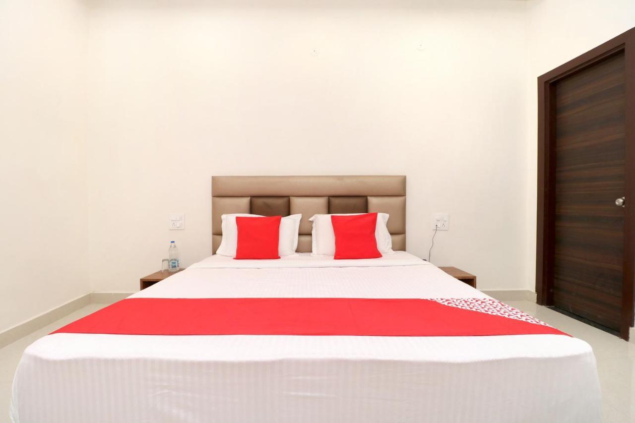 Hotel Oyo 24071 Jasco Royal 3*